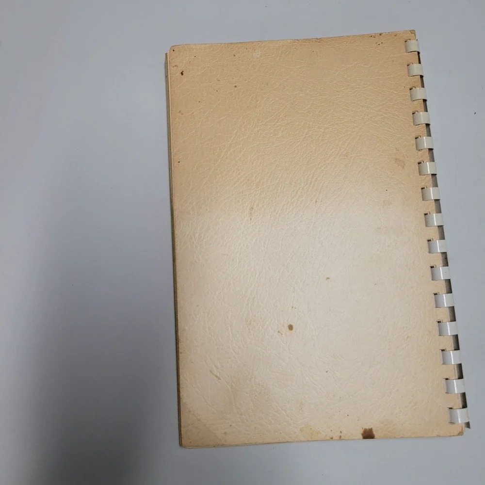A Rainbow Of Recipes Oconto Memorial Hospital Auxiliary Spiral Cookbook